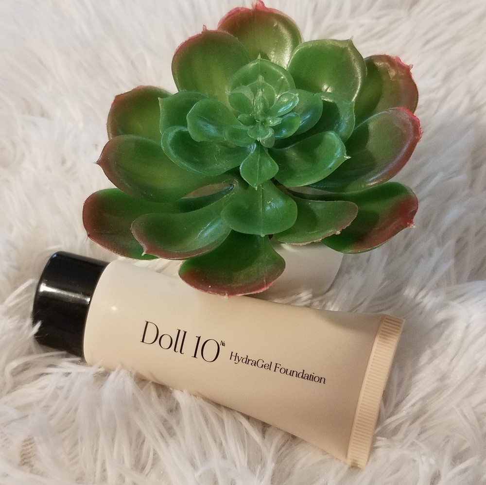 New doll10 hydragel foundation in tan shade